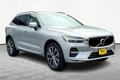 Used 2022 Volvo XC60 B5 Momentum w/ Advanced Package