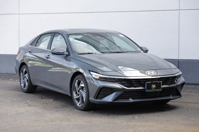 New 2025 Hyundai Elantra Limited