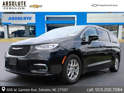 Used 2023 Chrysler Pacifica Touring-L