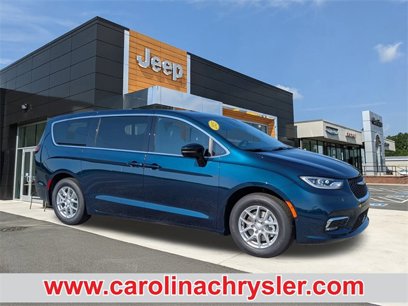 New 2025 Chrysler Pacifica Select