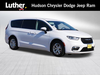 Used 2023 Chrysler Pacifica Touring-L