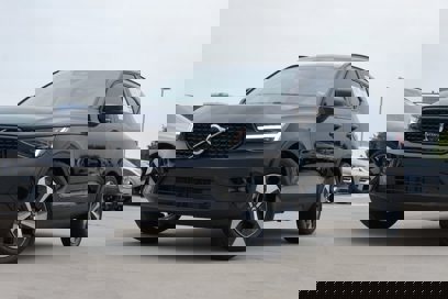 New 2025 Volvo XC40 B5 Plus w/ Protection Package Premier