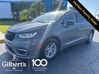 Used 2021 Chrysler Pacifica Touring