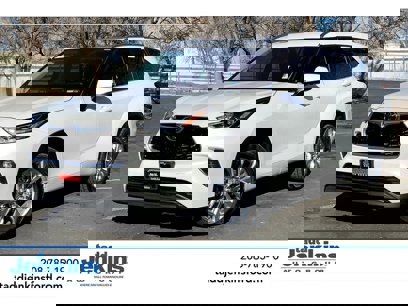 Used 2023 Toyota Highlander Limited