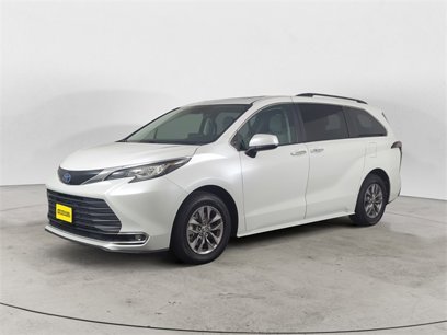 Used 2023 Toyota Sienna XLE
