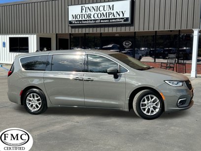 Used 2023 Chrysler Pacifica Touring-L