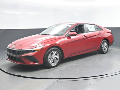 New 2025 Hyundai Elantra SE