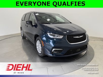 New 2025 Chrysler Pacifica Select