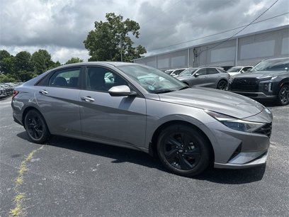 Certified 2022 Hyundai Elantra SEL