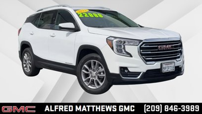 Used 2023 GMC Terrain SLT