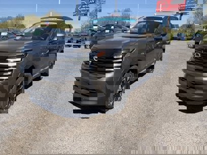 New 2025 Nissan Kicks SV
