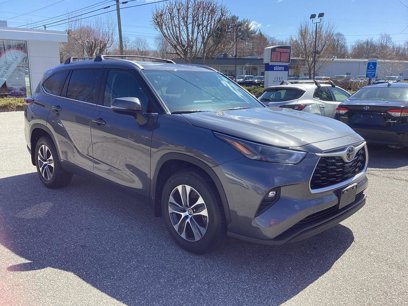 Used 2024 Toyota Highlander AWD