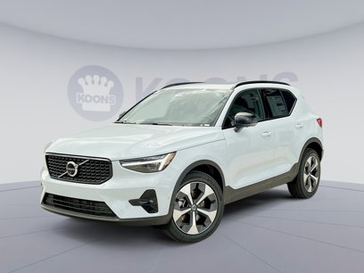New 2026 Volvo XC40 B5 Plus w/ Protection Package Premier