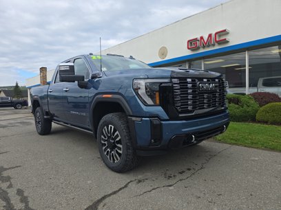 New 2025 GMC Sierra 2500 Denali Ultimate w/ Max Trailering Package