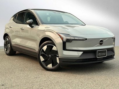 New 2025 Volvo EX30 Plus w/ Protection Package Premier