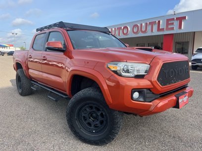 Used 2017 Toyota Tacoma TRD Sport w/ Tow Package (A/T)