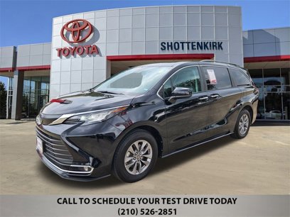 Used 2023 Toyota Sienna XLE