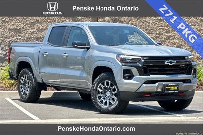 Used 2024 Chevrolet Colorado Z71 w/ Z71 Convenience Package 2