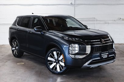New 2025 Mitsubishi Outlander SE
