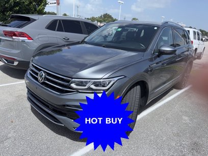 Used 2022 Volkswagen Tiguan SEL R-Line