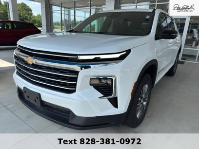 Used 2024 Chevrolet Traverse LT