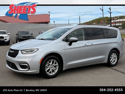 Used 2023 Chrysler Pacifica Touring-L