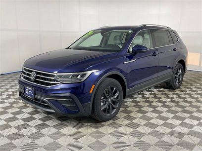 Used 2024 Volkswagen Tiguan SE w/ Panoramic Sunroof Package
