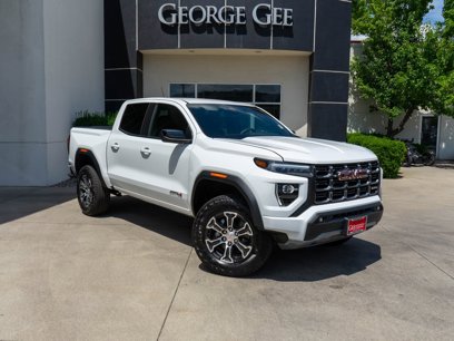 New 2025 GMC Canyon AT4