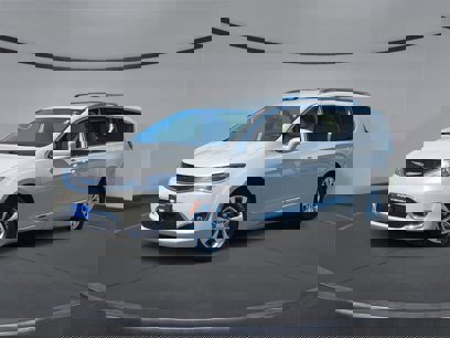 Used 2019 Chrysler Pacifica Touring-L w/ Advanced Safetytec Group