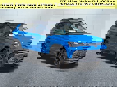 New 2025 Volkswagen Taos SE