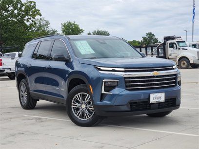 New 2025 Chevrolet Traverse LT w/ Driver Confidence Package
