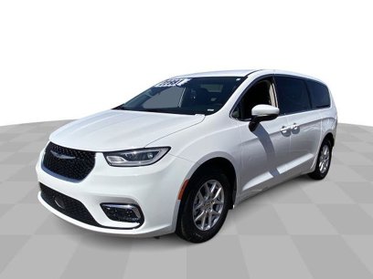 Used 2023 Chrysler Pacifica Touring-L