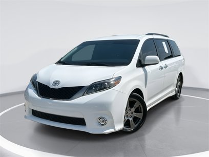 Used 2017 Toyota Sienna SE