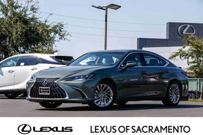 Certified 2025 Lexus ES 300h w/ Luxury Package