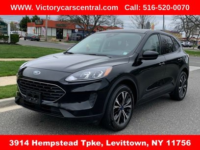 Used 2022 Ford Escape SE w/ SE Sport Appearance Package