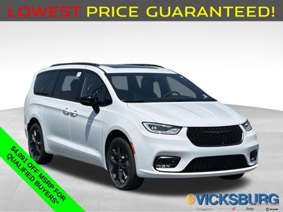 New 2025 Chrysler Pacifica Limited
