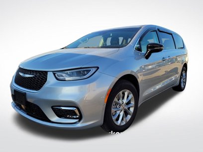 Used 2024 Chrysler Pacifica Touring-L