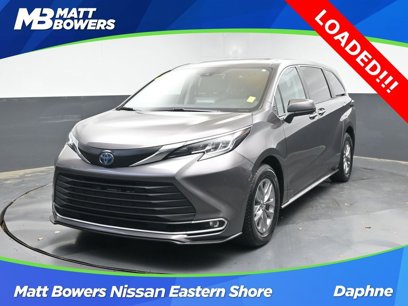 Used 2022 Toyota Sienna XLE