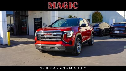 Used 2025 GMC Terrain Elevation