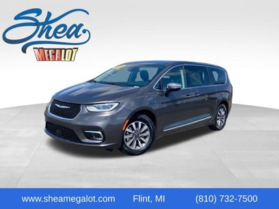 Used 2023 Chrysler Pacifica Limited