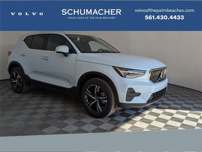 New 2025 Volvo XC40 B5 Core