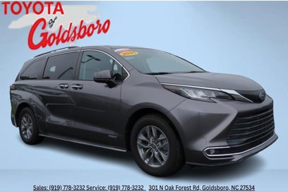 Used 2021 Toyota Sienna XLE