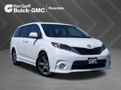 Used 2017 Toyota Sienna SE Premium
