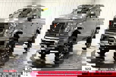 Used 2022 Nissan Titan SV w/ SV Convenience Package