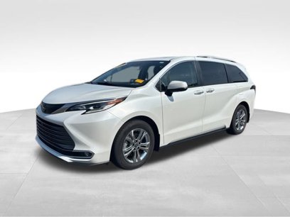 Used 2022 Toyota Sienna Platinum