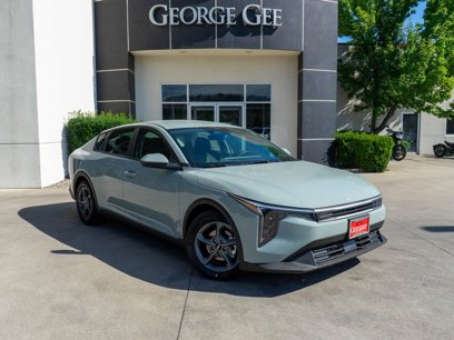 New 2025 Kia K4 LXS