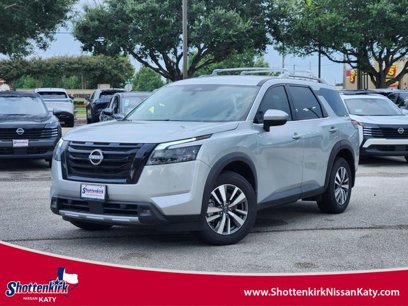 New 2025 Nissan Pathfinder SL w/ Lighting Package (N92)