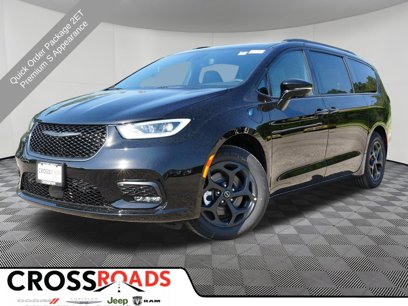 New 2025 Chrysler Pacifica Premium