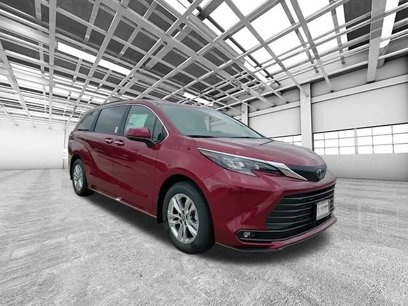 New 2025 Toyota Sienna XLE
