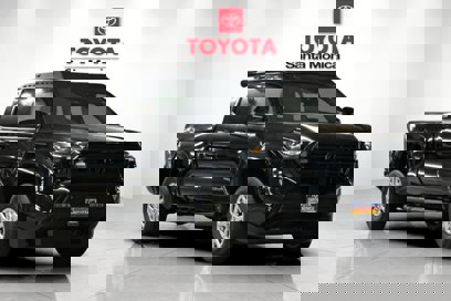 New 2025 Toyota Tacoma SR5